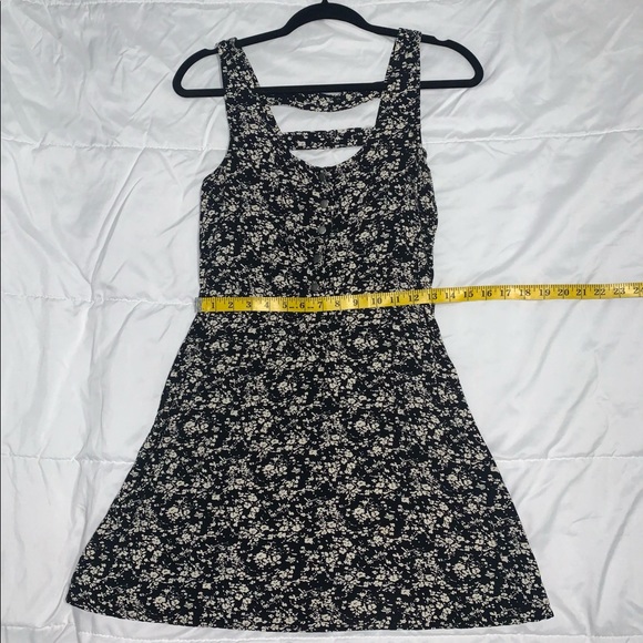 Summer dress with cutouts on back! - Picture 3 of 4